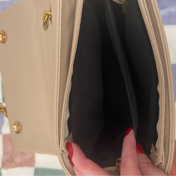 NEUTRAL CHEVRON PURSE - Picture 4 of 6